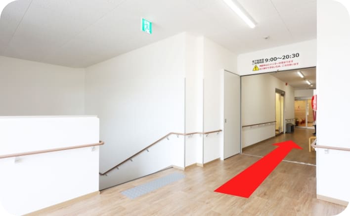 2Fの奥へ進むと、入り口があります。